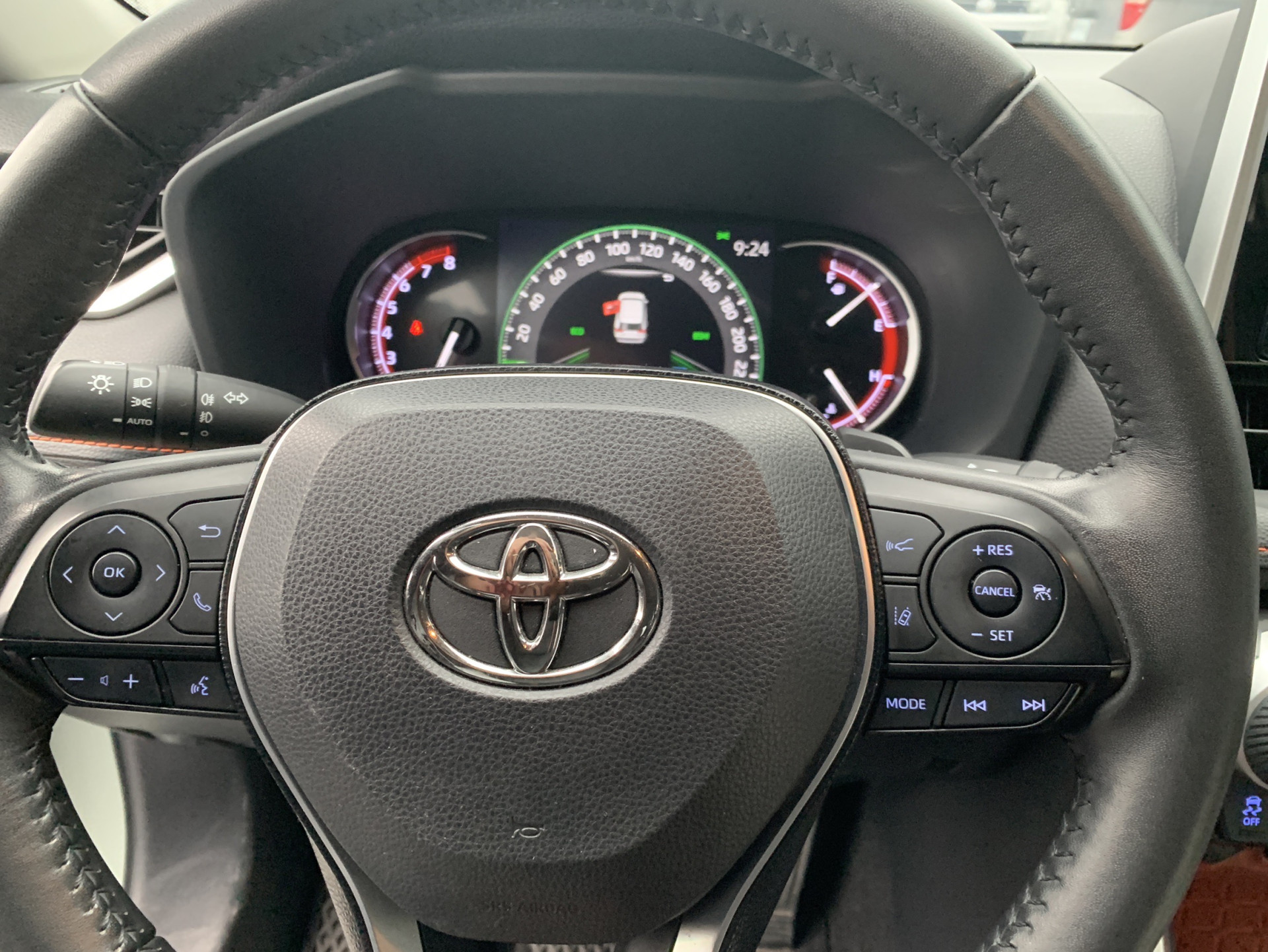 RAV4 4WD休旅車 此車款無法網路預定，有需要可以加入官方LINE預約!