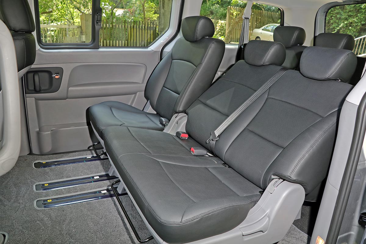 GRAND STAREX 9人座 2500CC 此車款無法網路預定，有需要可以加入官方LINE預約!